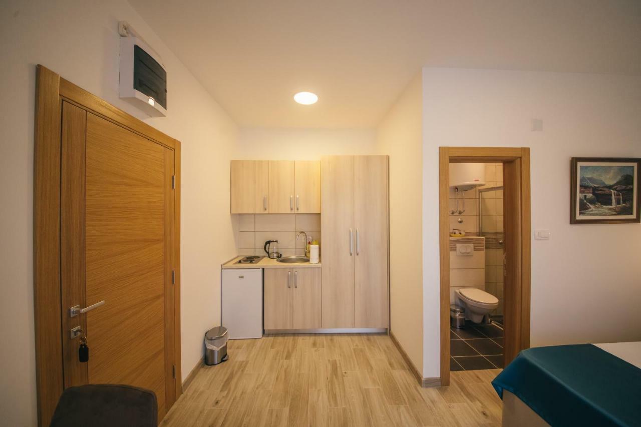 Apartments Vojislav เวียร์ปาซาร์ ภายนอก รูปภาพ