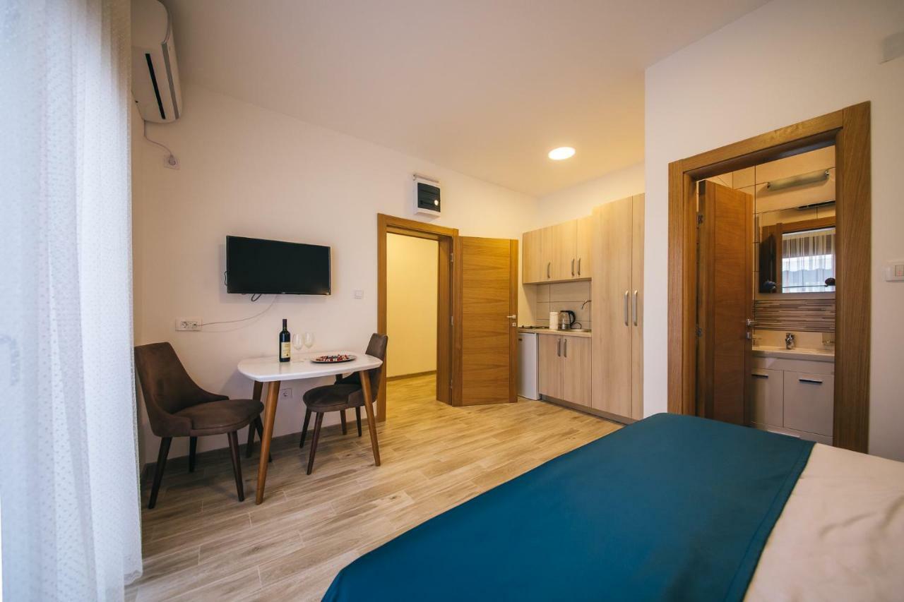 Apartments Vojislav เวียร์ปาซาร์ ภายนอก รูปภาพ