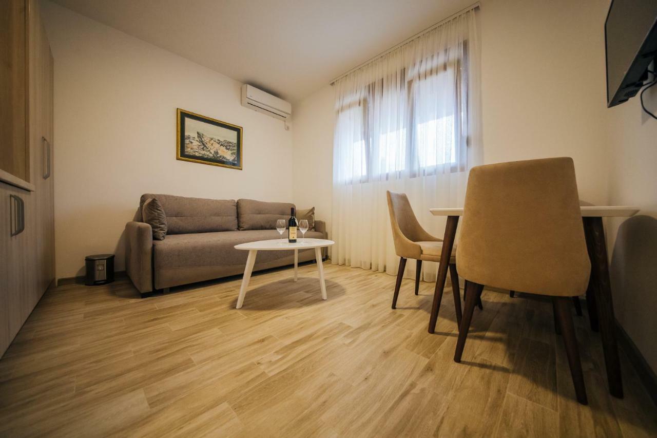 Apartments Vojislav เวียร์ปาซาร์ ภายนอก รูปภาพ