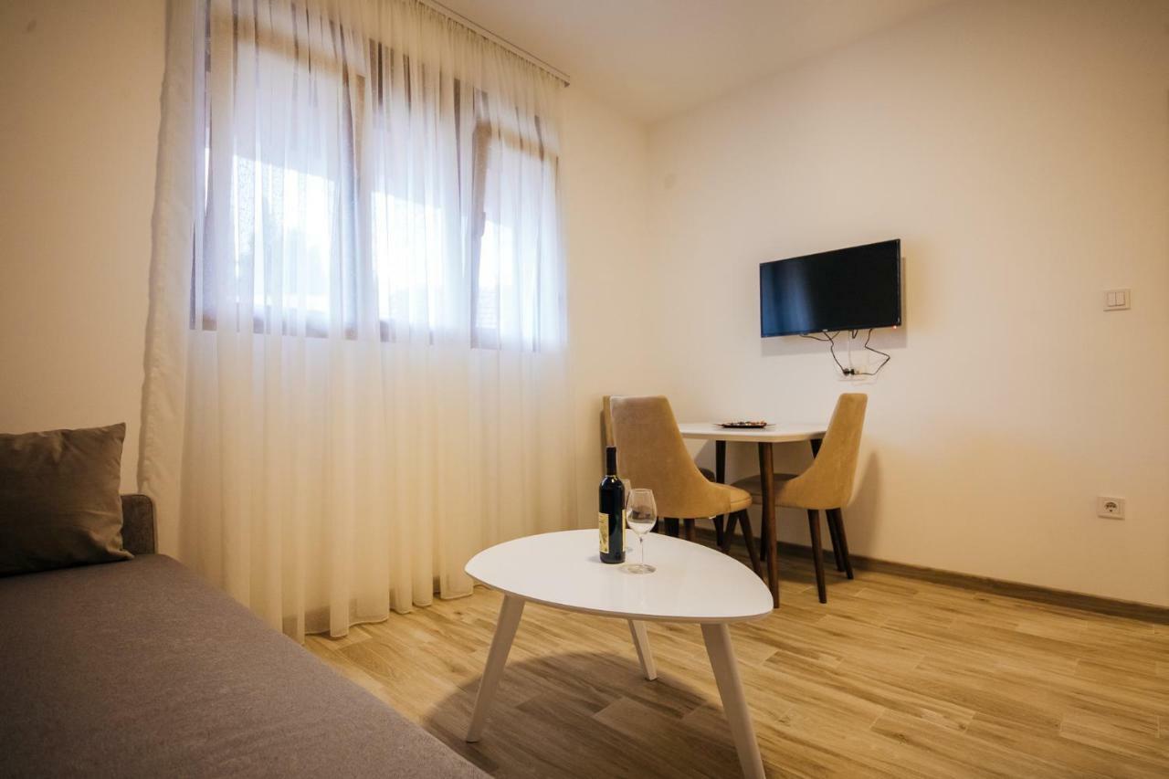 Apartments Vojislav เวียร์ปาซาร์ ภายนอก รูปภาพ