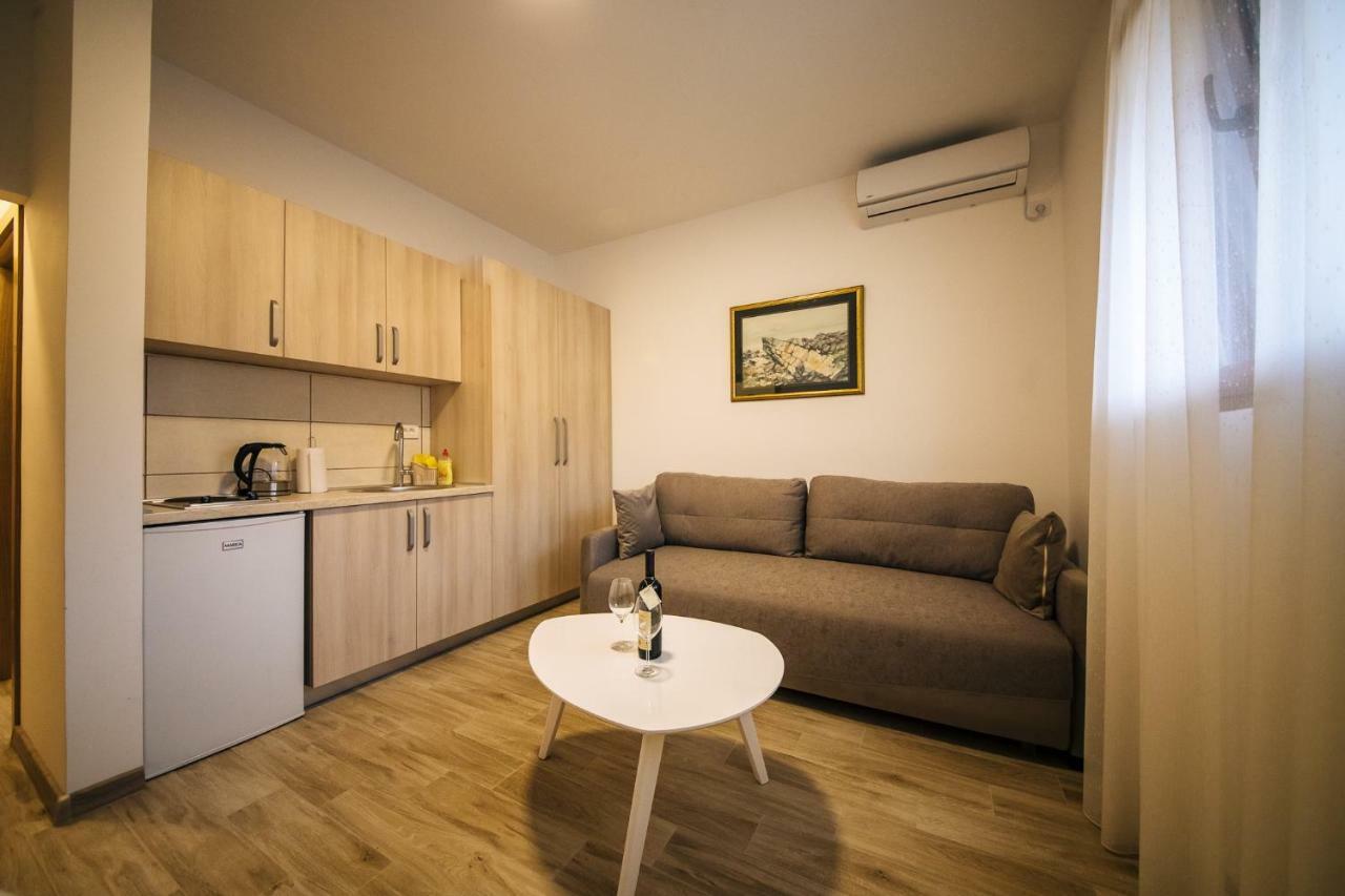 Apartments Vojislav เวียร์ปาซาร์ ภายนอก รูปภาพ